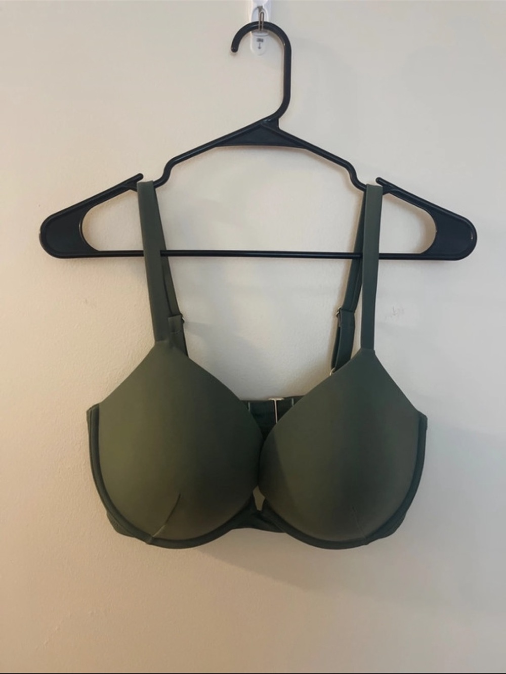 Victoria’s Secret Olive Green Padded Underwire Push Up Bra Size 38D